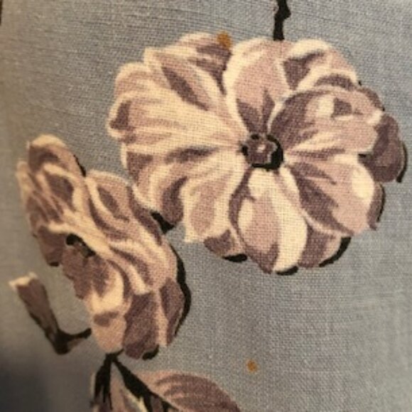 Vintage 1950s Lightweight Long Cotton Apron Blue Roses Pockets Adjustable Size - Picture 8 of 9